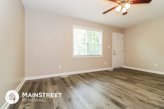 Building Photo - 629 Bullhart Dr
