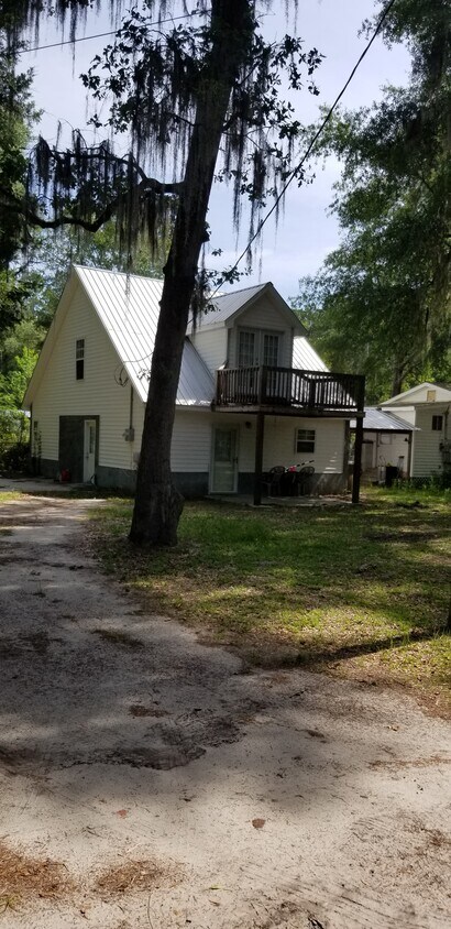 Primary Photo - 220 Saxon Dr