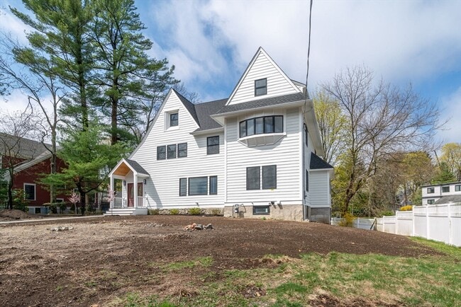 Building Photo - 653 Chestnut St