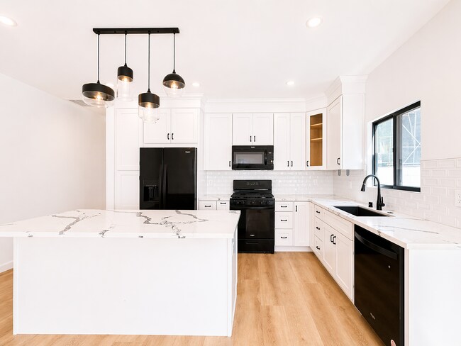 Foto del edificio - 818 N Genesee Ave