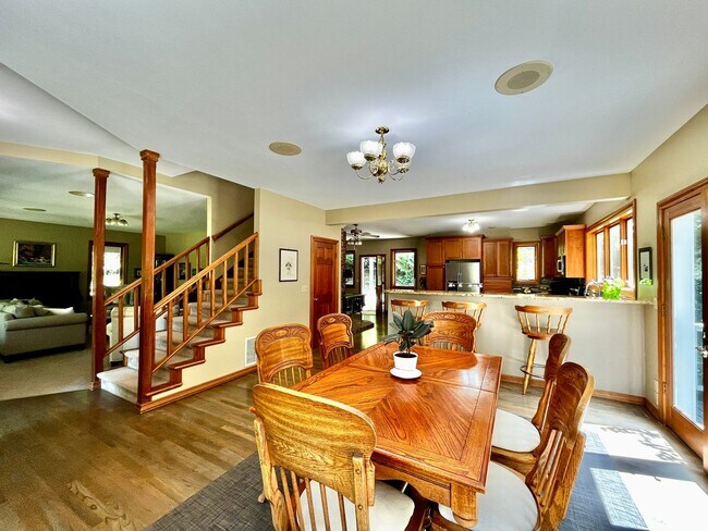 Building Photo - Bainbridge Island Home on Acreage with Ple...