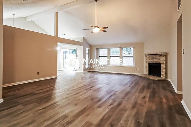 Foto del edificio - 3 Bedroom Pet-Friendly Home in PEARLAND, T...