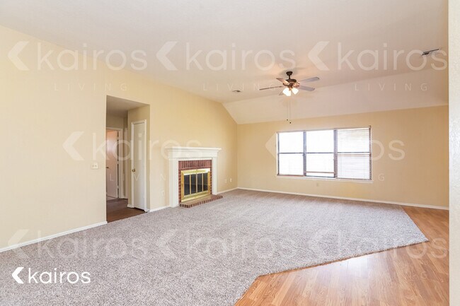 Foto del edificio - 317 E Twelve Oaks Terrace