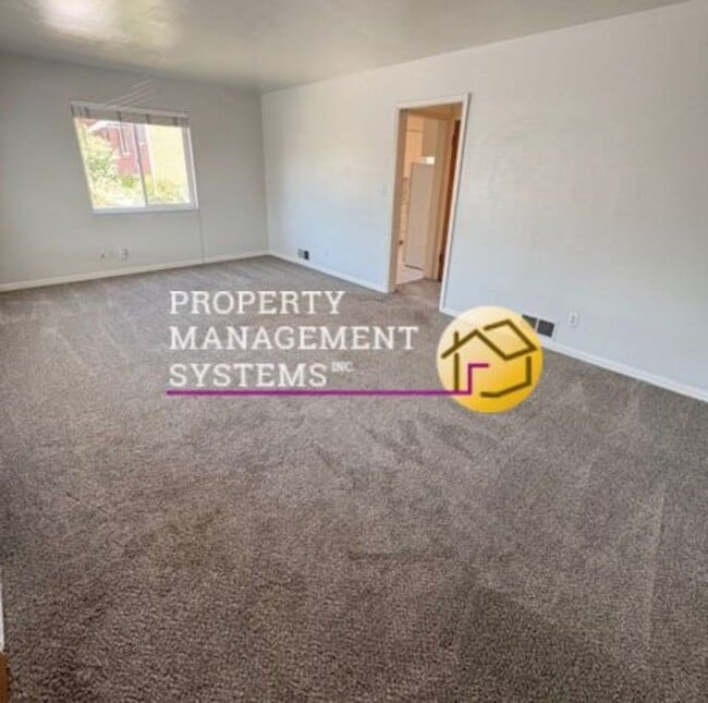 Foto del edificio - 3 Bedroom Duplex in Sugarhouse!