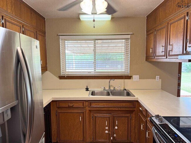 Foto del edificio - 4614 Trailwood Dr