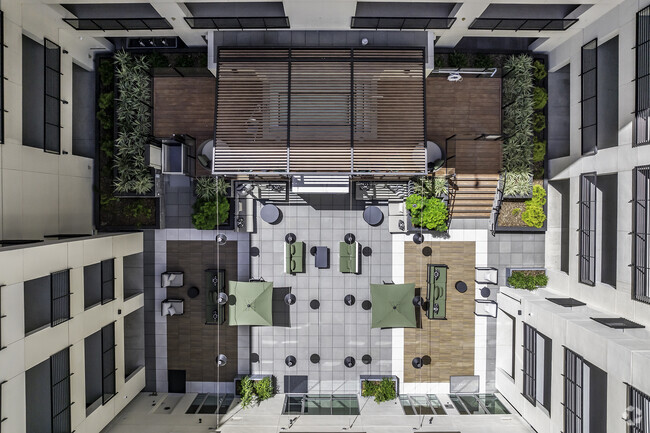 90 Degree Courtyard/Pool - 16 Powerhouse Apartments