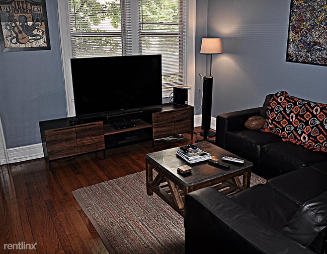 Building Photo - 1 br, 1 bath  - 417 W Barry Ave Apt 312