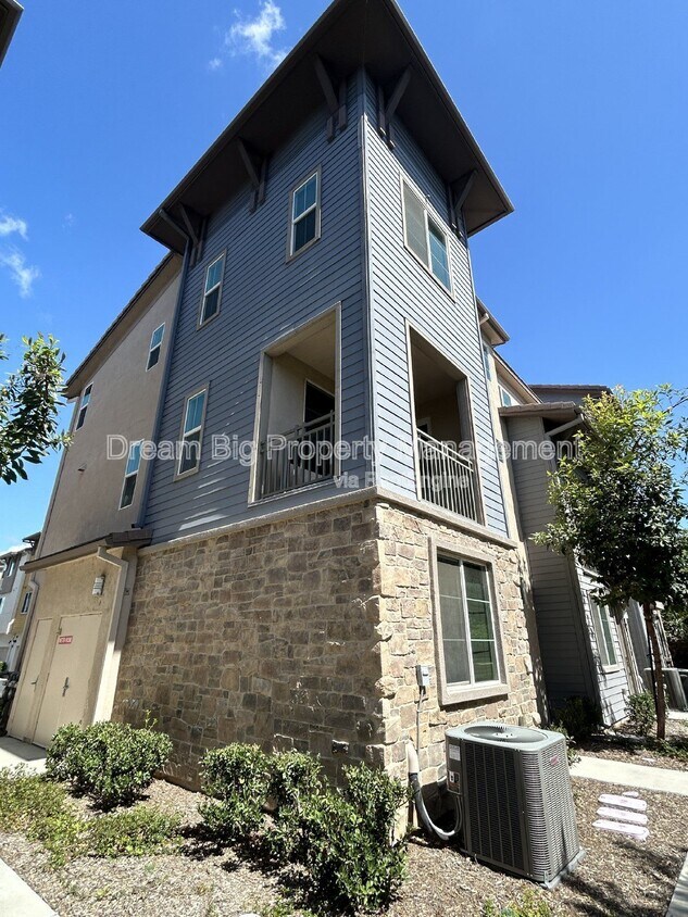 Foto principal - 609 Savi Dr