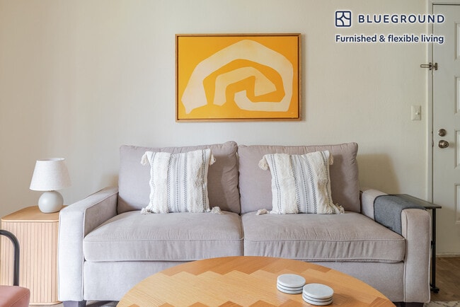 Building Photo - 1600 Villa St