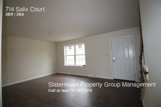Building Photo - 714 Salix Ct