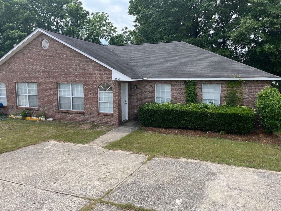Foto principal - Harmon Estates Available! Available NOW!