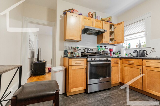 Building Photo - HOT ALLSTON LISTING!!!!