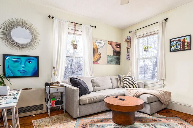 Sala de estar - 170 Austin St