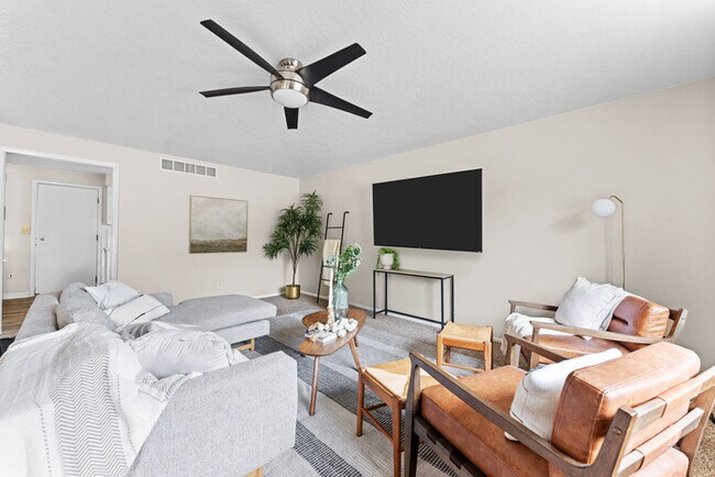 Foto del edificio - Spacious 4 Bedroom, 2 Bath Home on Boise Bench!