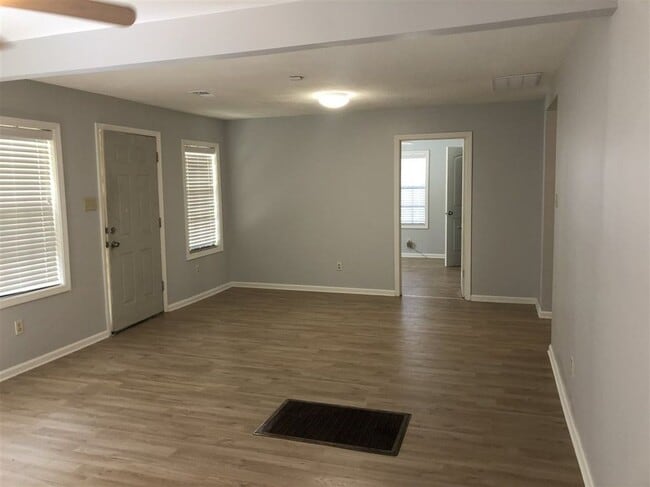 Sala de estar - 3522 Stuart Rd