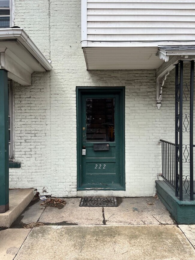 Building Photo - 220-224 S Front St