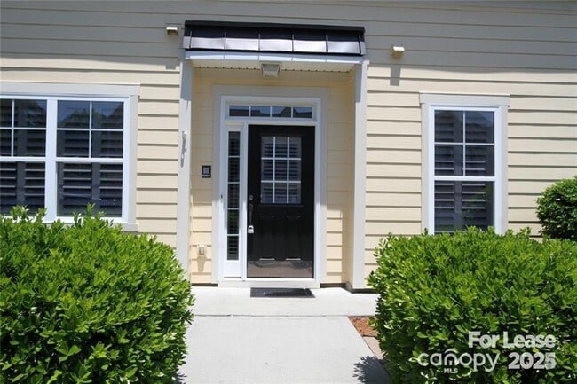 Building Photo - 405 Halyard Ln