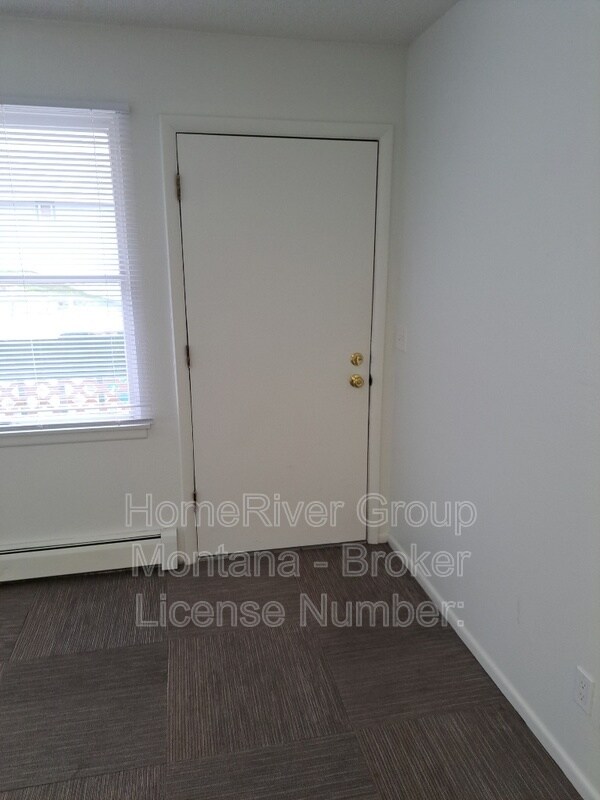 Foto del edificio - 707 SW Higgins Ave