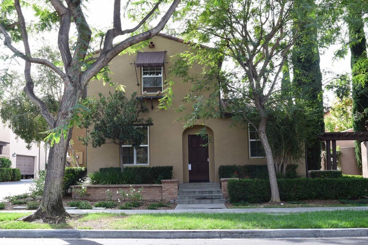 100 Great Lawn, Irvine, CA 92620 Condo for Rent in Irvine, CA