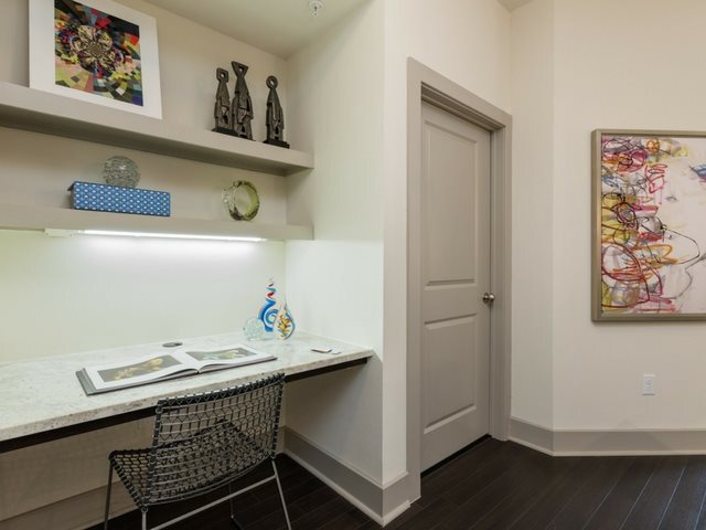 Building Photo - Elegant 2-Bedroom Apartments: Sophisticati...