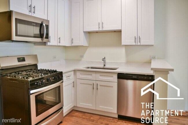 Building Photo - 3 br, 2 bath House - 3327 N Sheffield Ave