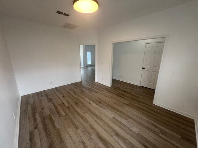Foto del edificio - Blackman Area Coming Soon!