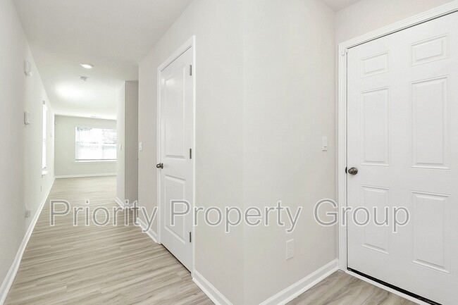 Building Photo - 6018 Faron Wy
