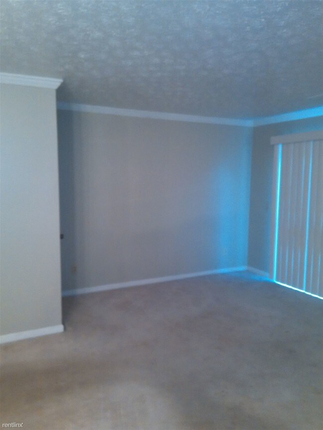 Building Photo - 2 br, 2.5 bath House - 2049 Charter Ln