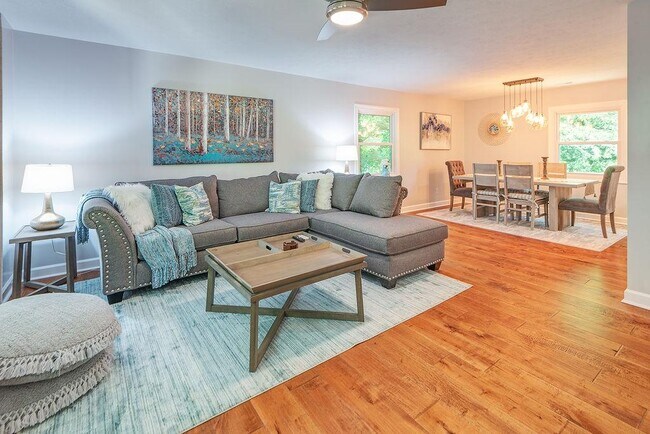 Building Photo - 15 Springwood Dr