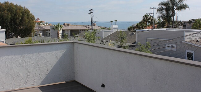 Building Photo - 227 La Paloma