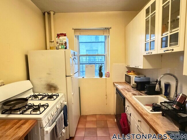 Foto del edificio - 86 Glenville Ave