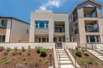 Building Photo - 136 Seep