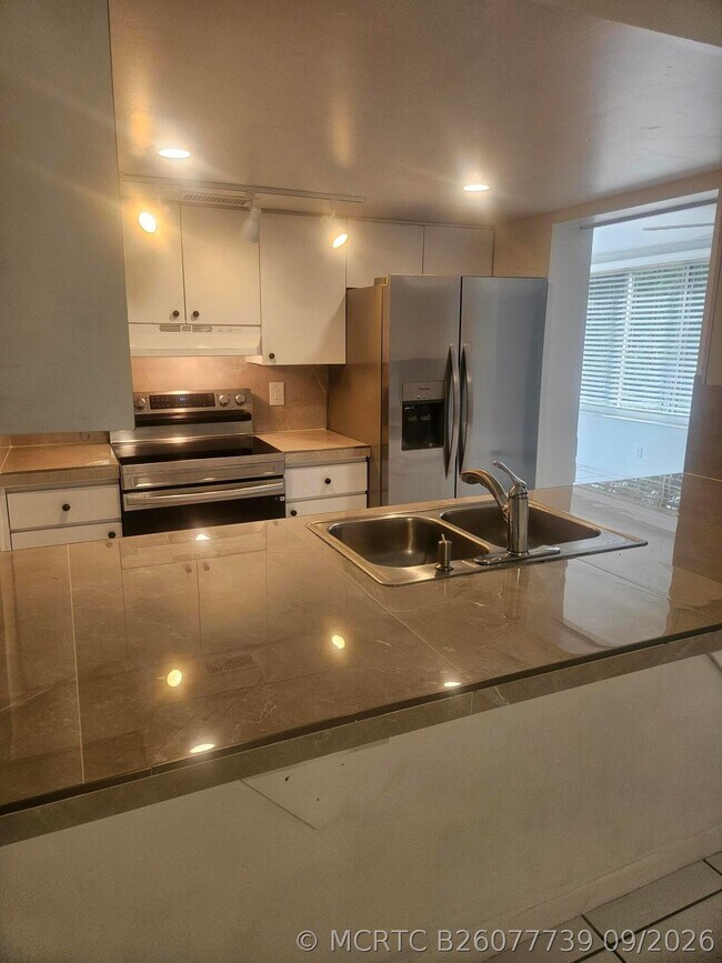 Foto del edificio - 2141 SW 23rd Ave