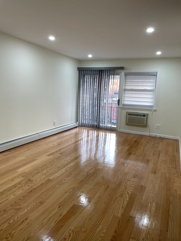 Foto del edificio - 43-22 213th St