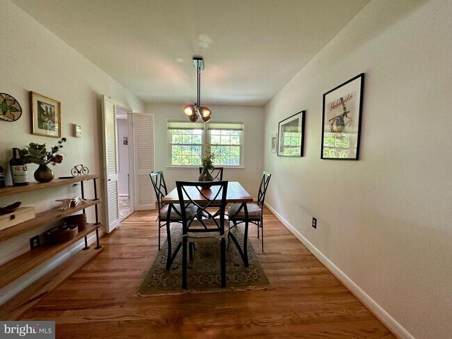 Foto del edificio - 8525 Bound Brook Ln
