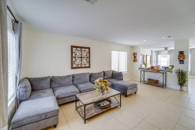 Foto del edificio - 8524 Gracious Pine Ave