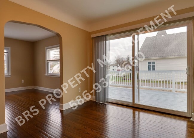 Building Photo - 3 Bed house