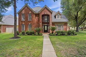 Building Photo - 3319 Vista Lake Dr