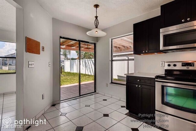 Building Photo - 4 br, 2 bath House - 234 Satinwood Circle ...