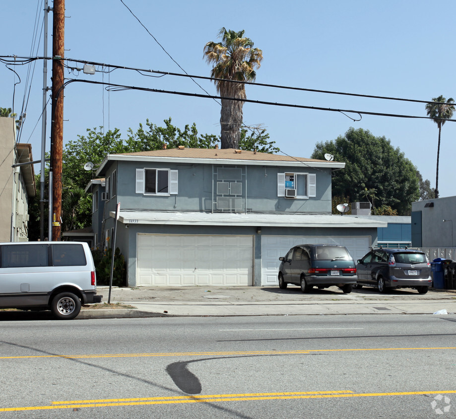 Building Photo - 14933 Burbank Blvd