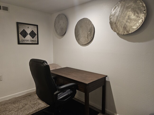 Building Photo - 5713 S Elati Way