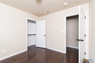 Building Photo - 1102 Grace Point Dr