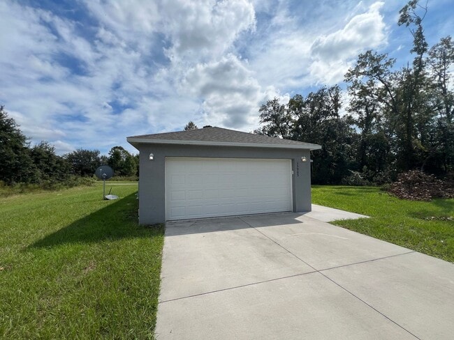 Building Photo - INCREDIBLE 3 Bedroom, 2 Bathroom Home in M...