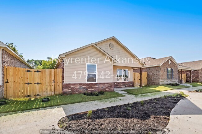 Building Photo - 2476 N Raven Ln