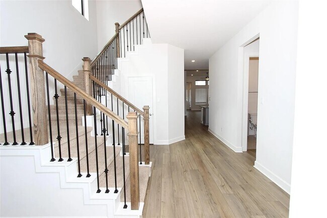 Foto del edificio - 1443 Park Path Dr