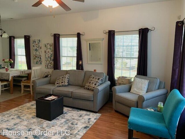 Foto del edificio - 3 br, 3 bath House - 24 Rotunda Circle