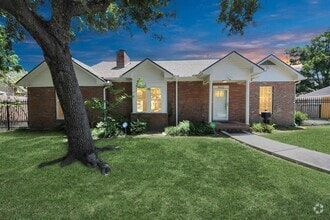 Building Photo - 6622 Park Ln