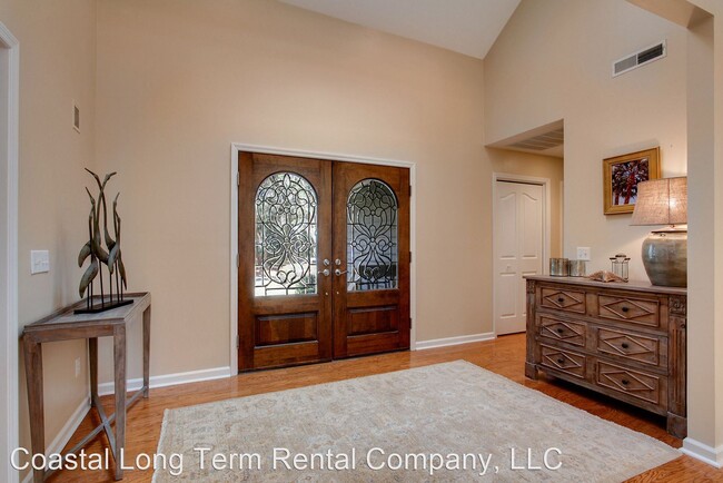 Building Photo - 3 br, 2.5 bath House - 5 Bateau Road