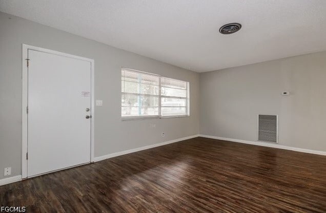 Building Photo - 390 Davison Ave NE