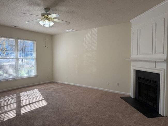 Building Photo - 712ca